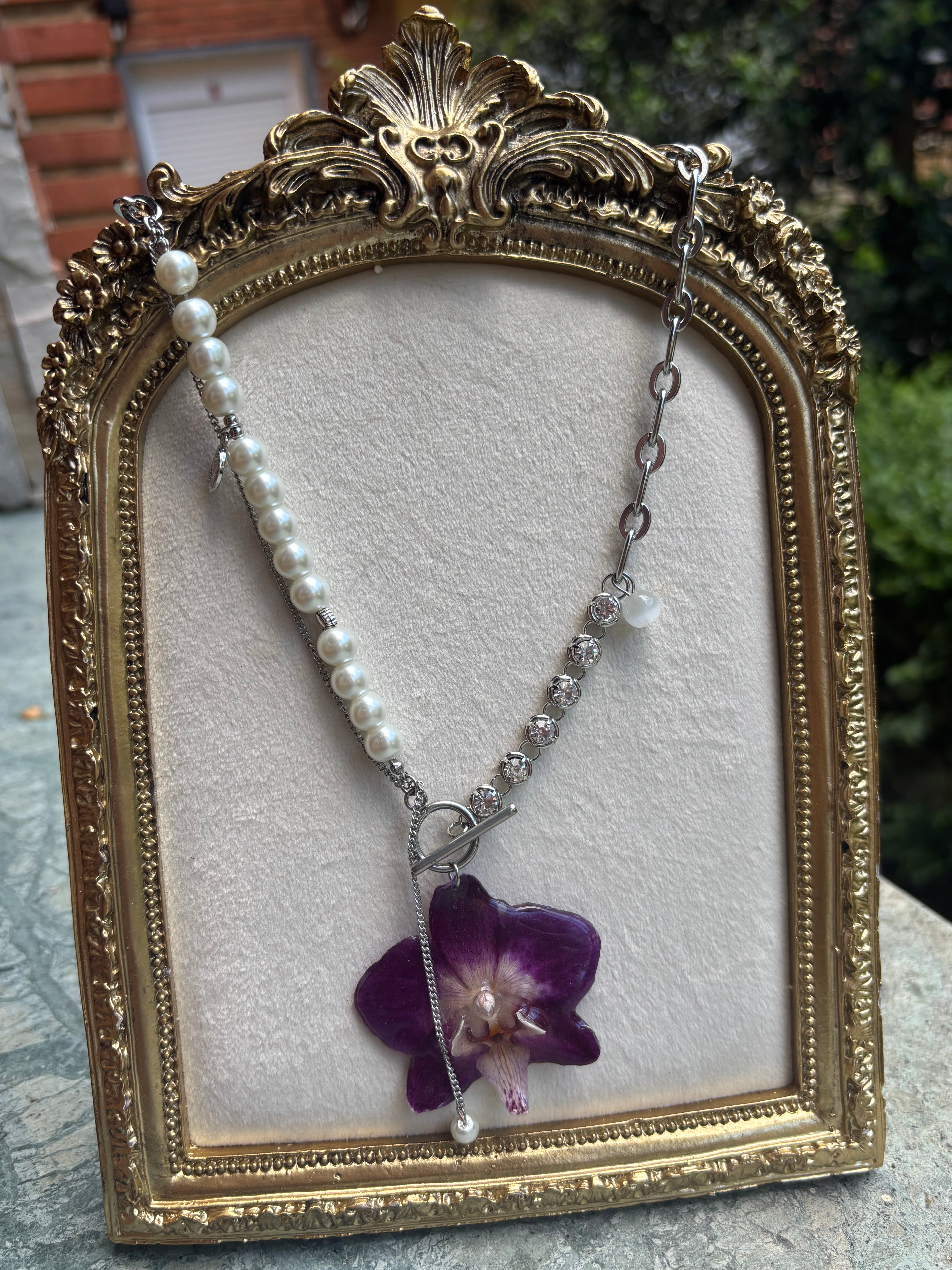 Collar Plateado con Flor Real Orquídea Morada | JOYERÍA BOTÁNICA |