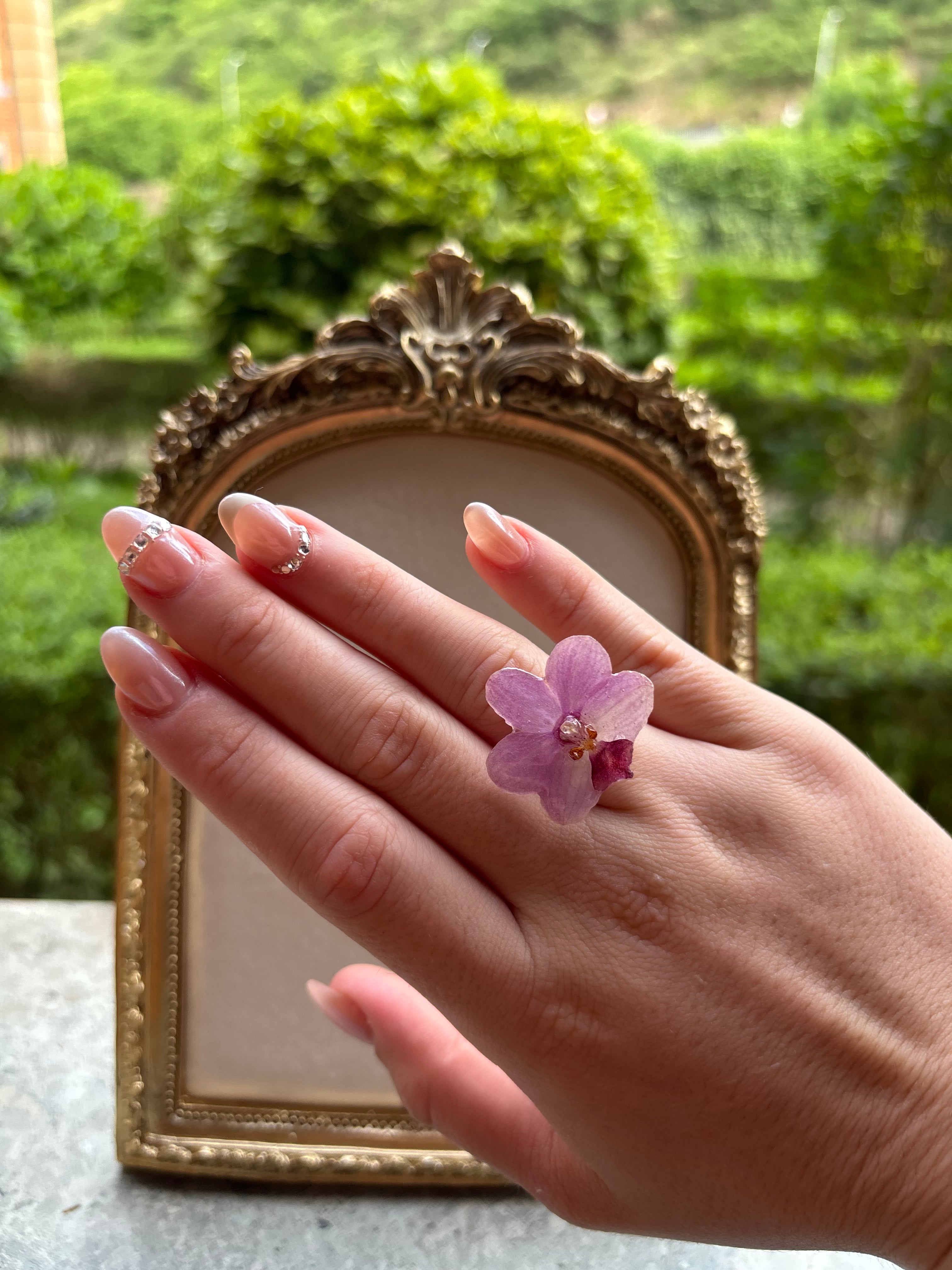 Anillo con Flor Real Orquídea Morada | JOYERÍA BOTÁNICA |