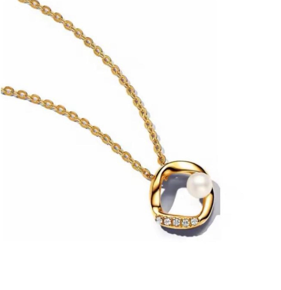 Collar Dorado con Perla y Circonitas