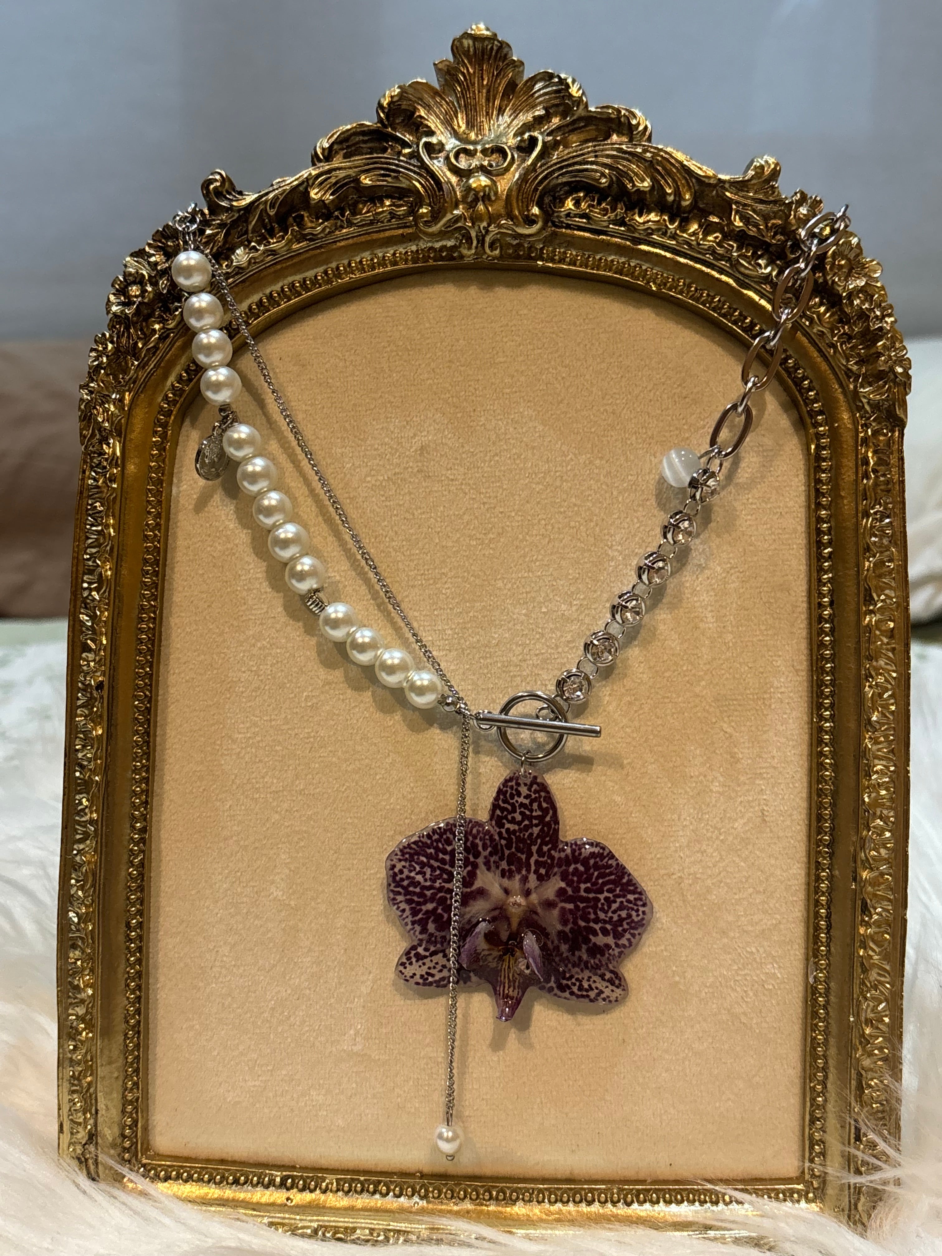Collar Plateado con Flor Real Orquídea Morada | JOYERÍA BOTÁNICA |