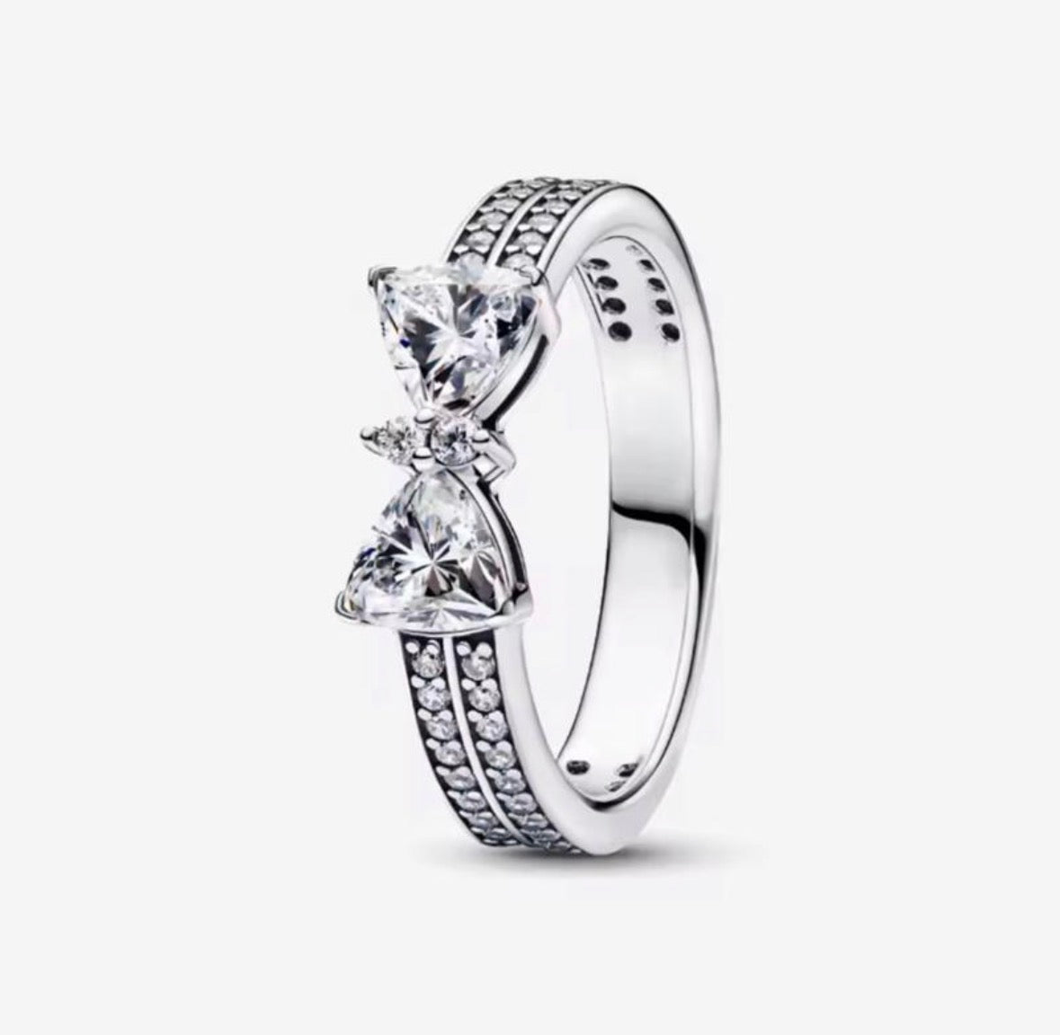 Anillo Plateado Lazo Blanco